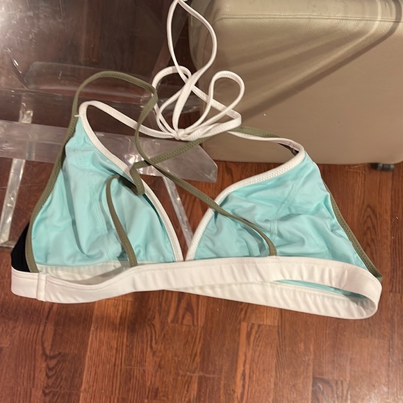 Reversible small black and white and blue and white bikini top - Picture 2 of 2